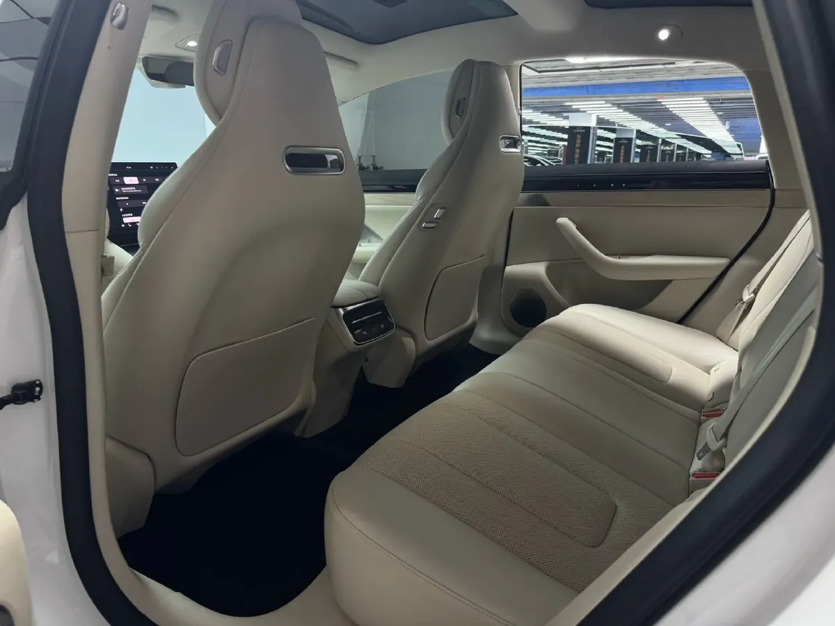 2024 Luxeed S7 BEV 82KWH,autocango,china used car exporter,china ev exporter,chinese used car exporter,chinese used ev exporter