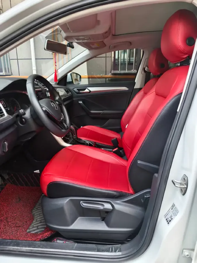 2020 Volkswagen T-Roc 1.4T 150HP L4 7DCT,autocango,china used car exporter,china ev exporter,chinese used car exporter,chinese used ev exporter