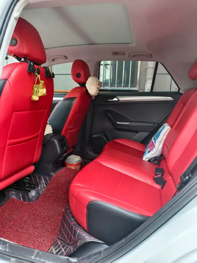 2020 Volkswagen T-Roc 1.4T 150HP L4 7DCT,autocango,china used car exporter,china ev exporter,chinese used car exporter,chinese used ev exporter