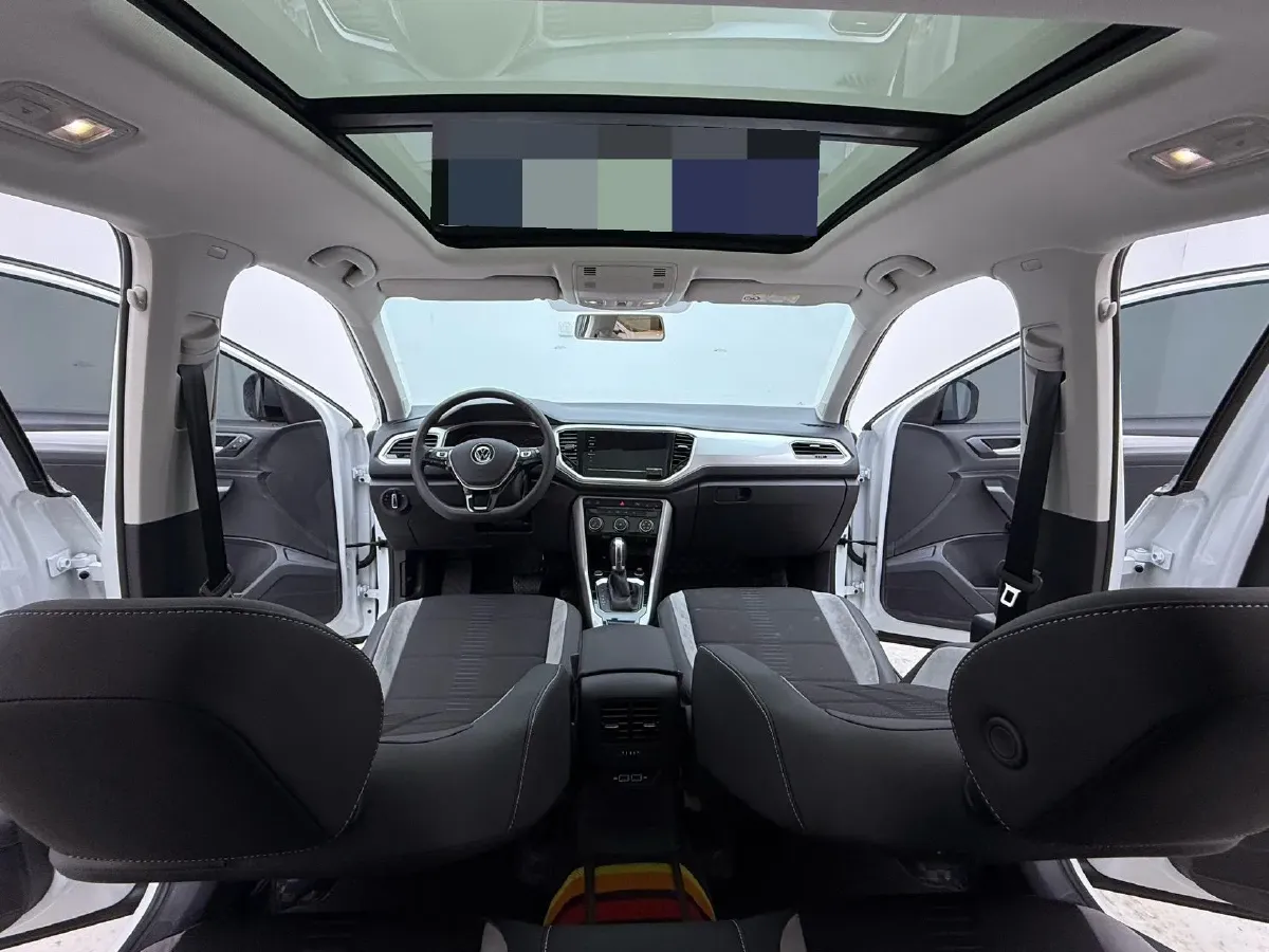 2021 Volkswagen T-Roc 1.4T 150HP L4 7DCT,autocango,china used car exporter,china ev exporter,chinese used car exporter,chinese used ev exporter
