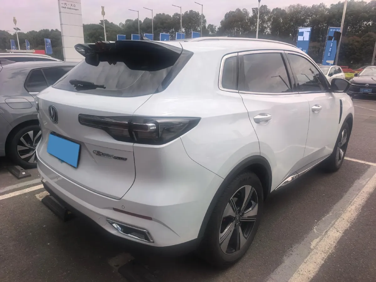 2022 ChangAn Oshan X7 Plus 1.5T 188HP L4 7DCT,autocango,china used car exporter,china ev exporter,chinese used car exporter,chinese used ev exporter