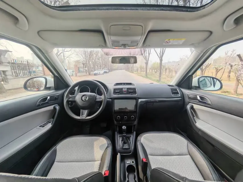 2017 Skoda Yeti 1.4T 150HP L4 7DCT,autocango,china used car exporter,china ev exporter,chinese used car exporter,chinese used ev exporter