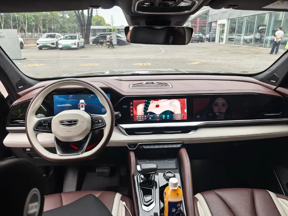 2021 Geely Monjaro 2.0T 218HP L4 7DCT,autocango,china used car exporter,china ev exporter,chinese used car exporter,chinese used ev exporter