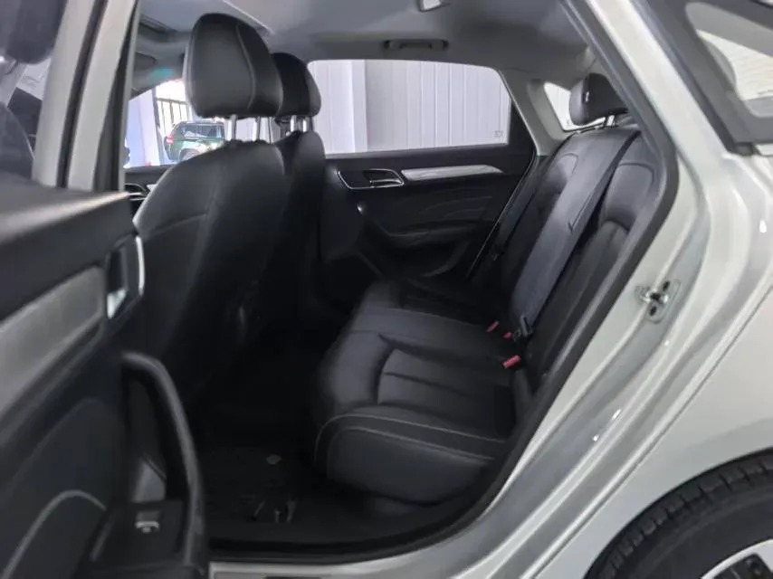 2019 Roewe i6 1.5T 169HP L4 AMT PHEV 9.1KWH,autocango,china used car exporter,china ev exporter,chinese used car exporter,chinese used ev exporter