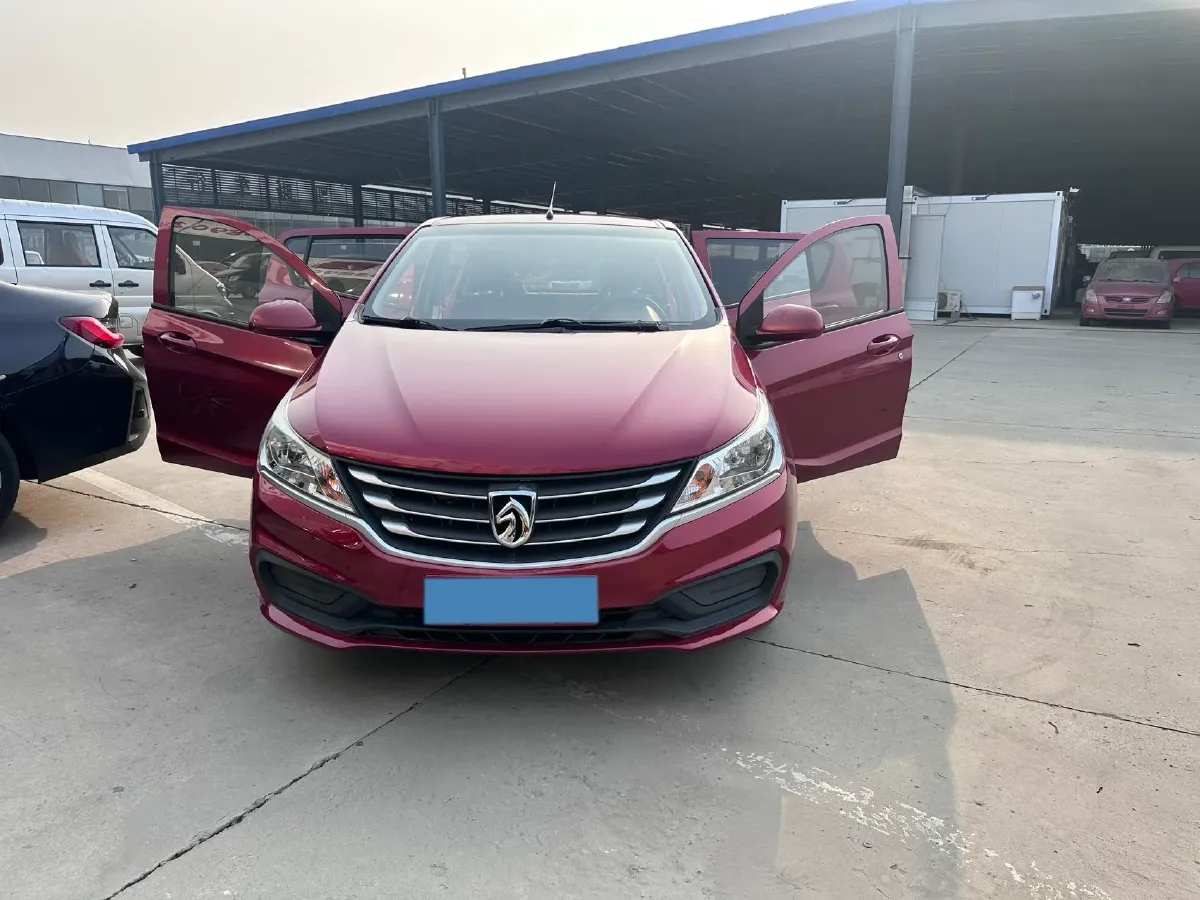 2016 BaoJun 310 1.2L 82HP L4 5MT,autocango,china used car exporter,china ev exporter,chinese used car exporter,chinese used ev exporter