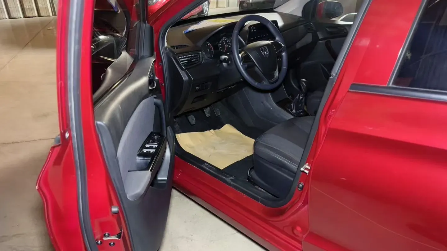 2016 BaoJun 310 1.2L 82HP L4 5MT,autocango,china used car exporter,china ev exporter,chinese used car exporter,chinese used ev exporter