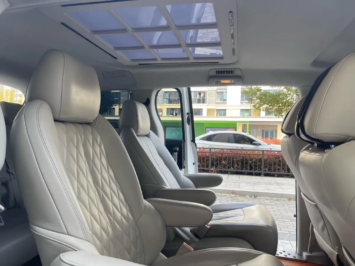 2021 Buick GL8 2.0T 237HP L4 9AT,autocango,china used car exporter,china ev exporter,chinese used car exporter,chinese used ev exporter