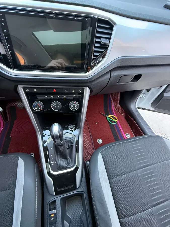 2021 Volkswagen T-Roc 1.4T 150HP L4 7DCT,autocango,china used car exporter,china ev exporter,chinese used car exporter,chinese used ev exporter