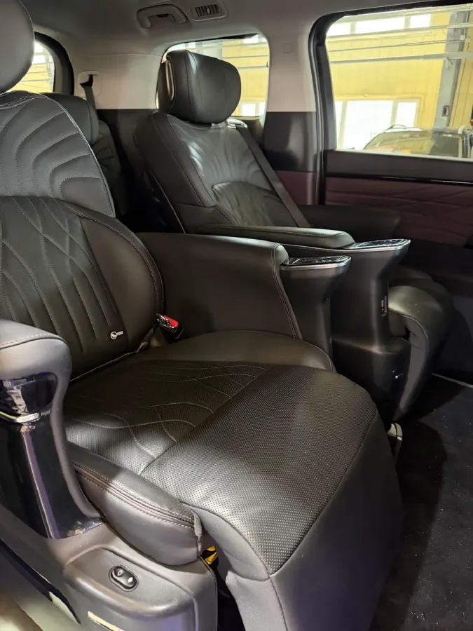 2024 GAC Trumpchi M8 2.0T 252HP L4 8AT,autocango,china used car exporter,china ev exporter,chinese used car exporter,chinese used ev exporter