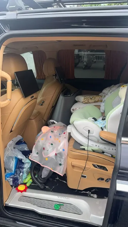 2022 Voyah Dream 1.5T 136HP L4 PHEV 25.57KWH,autocango,china used car exporter,china ev exporter,chinese used car exporter,chinese used ev exporter