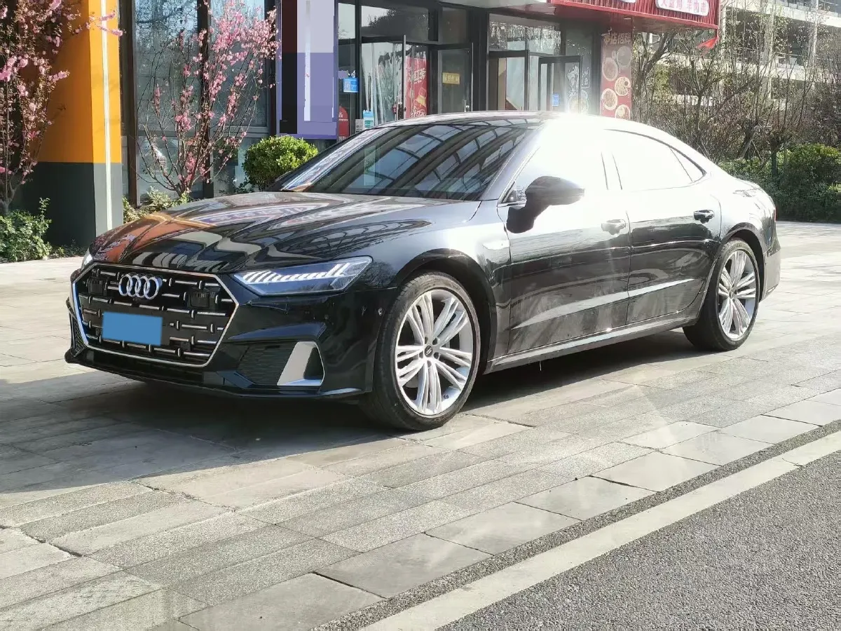 2025 Audi A7L 2.0T 245HP L4 7DCT,autocango,china used car exporter,china ev exporter,chinese used car exporter,chinese used ev exporter