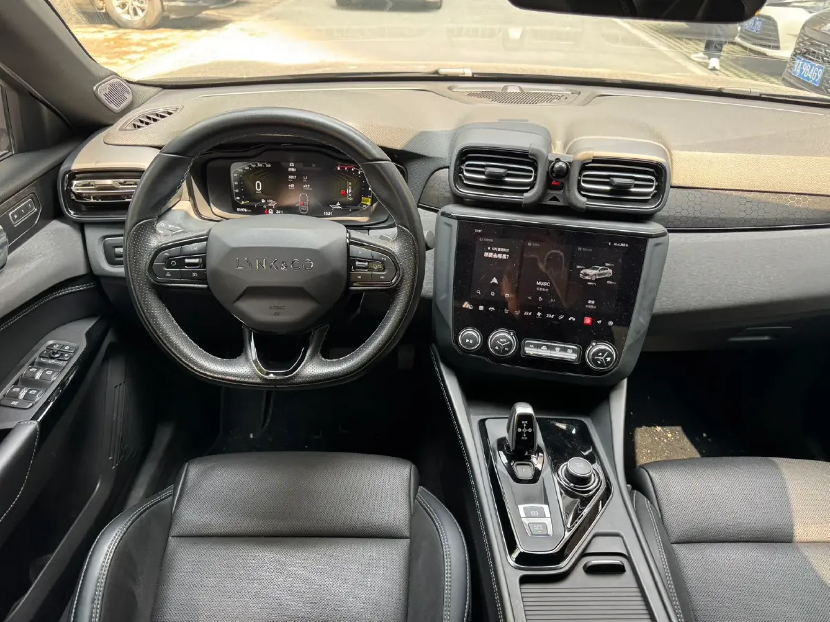 2022 LYNK&CO 03 2.0T 190HP L4 7DCT,autocango,china used car exporter,china ev exporter,chinese used car exporter,chinese used ev exporter