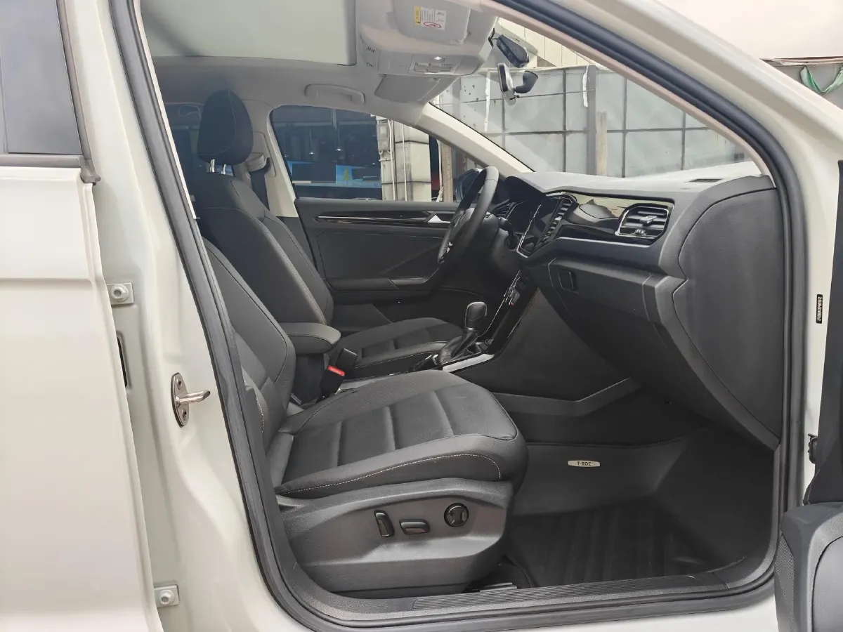 2022 Volkswagen T-Roc 1.4T 150HP L4 7DCT,autocango,china used car exporter,china ev exporter,chinese used car exporter,chinese used ev exporter