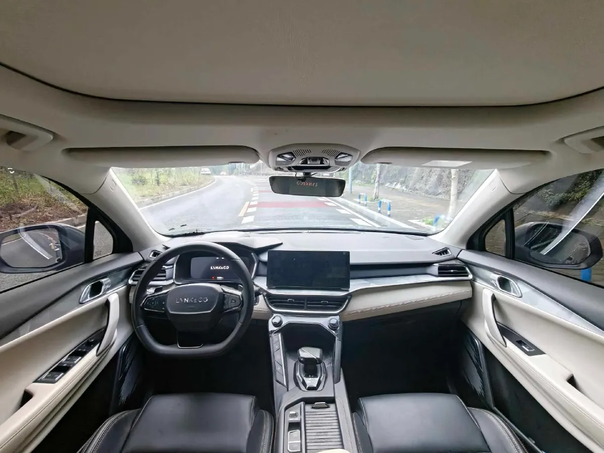 2023 LYNK&CO 06 1.5T 181HP L4 7DCT,autocango,china used car exporter,china ev exporter,chinese used car exporter,chinese used ev exporter