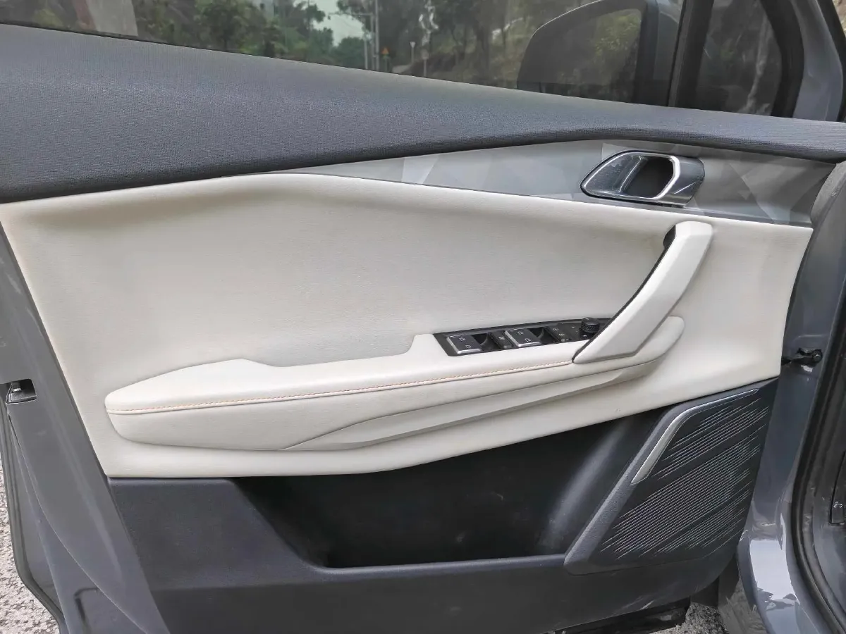 2023 LYNK&CO 06 1.5T 181HP L4 7DCT,autocango,china used car exporter,china ev exporter,chinese used car exporter,chinese used ev exporter