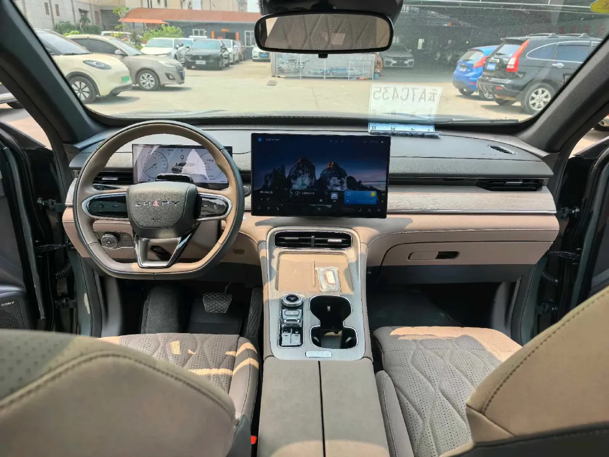 2025 Chery Tiggo 8 Plus 1.6T 197HP L4 7DCT,autocango,china used car exporter,china ev exporter,chinese used car exporter,chinese used ev exporter