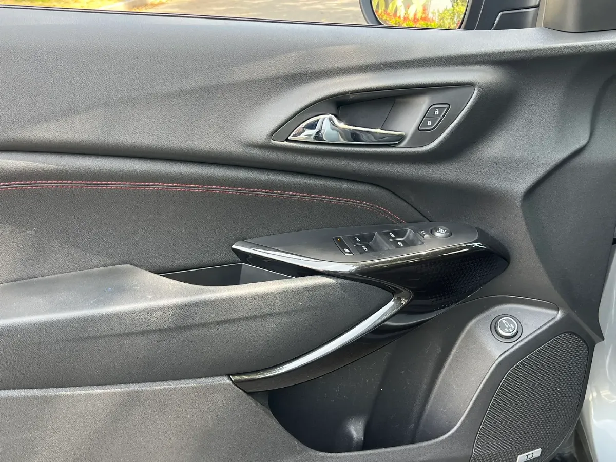 2022 Chevrolet Seeker 1.5T 184HP L4 CVT,autocango,china used car exporter,china ev exporter,chinese used car exporter,chinese used ev exporter