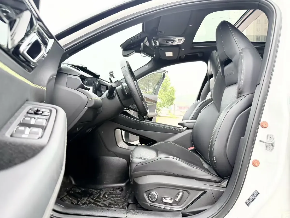 2023 LYNK&CO 03 2.0T 254HP L4 7DCT,autocango,china used car exporter,china ev exporter,chinese used car exporter,chinese used ev exporter