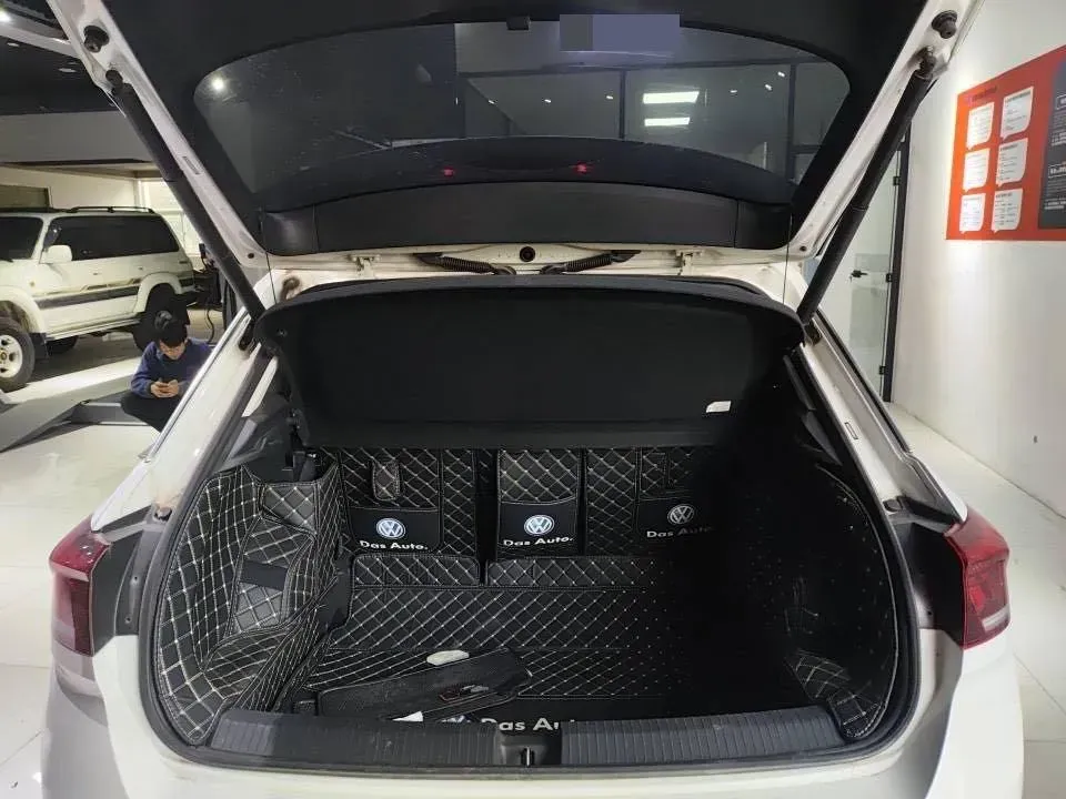 2021 Volkswagen T-Roc 1.4T 150HP L4 7DCT,autocango,china used car exporter,china ev exporter,chinese used car exporter,chinese used ev exporter