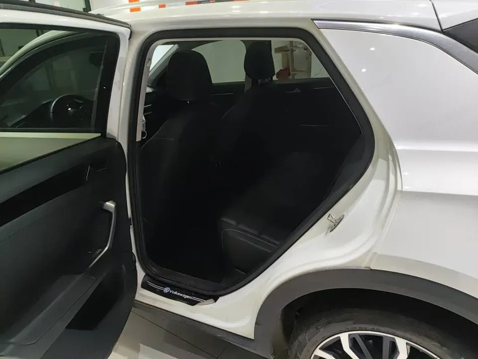 2021 Volkswagen T-Roc 1.4T 150HP L4 7DCT,autocango,china used car exporter,china ev exporter,chinese used car exporter,chinese used ev exporter