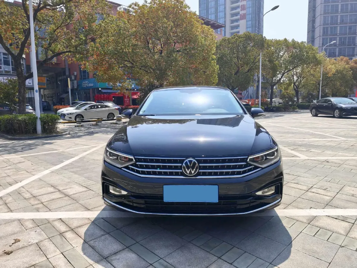 2023 Volkswagen Magotan 2.0T 186HP L4 7DCT,autocango,china used car exporter,china ev exporter,chinese used car exporter,chinese used ev exporter