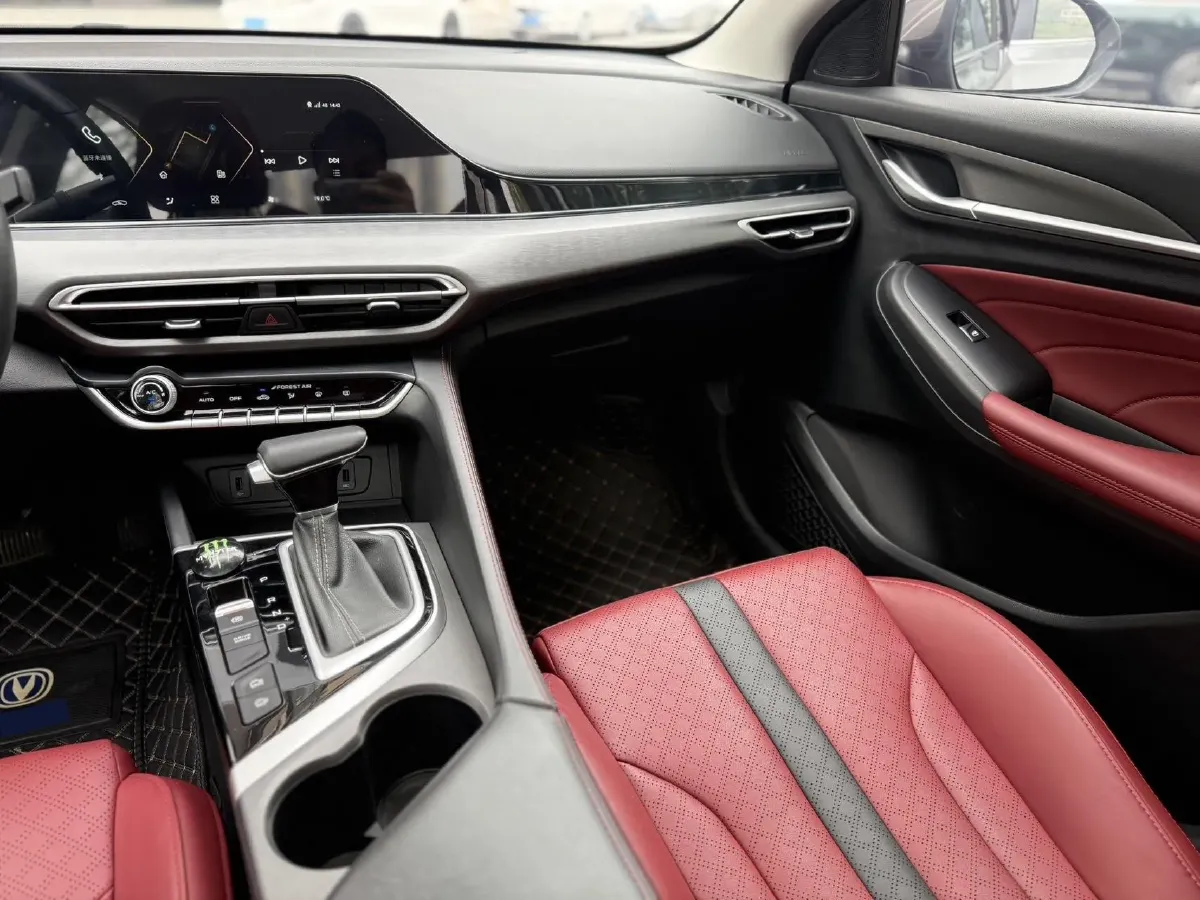 2021 ChangAn Eado 1.4T 160HP L4 7DCT,autocango,china used car exporter,china ev exporter,chinese used car exporter,chinese used ev exporter