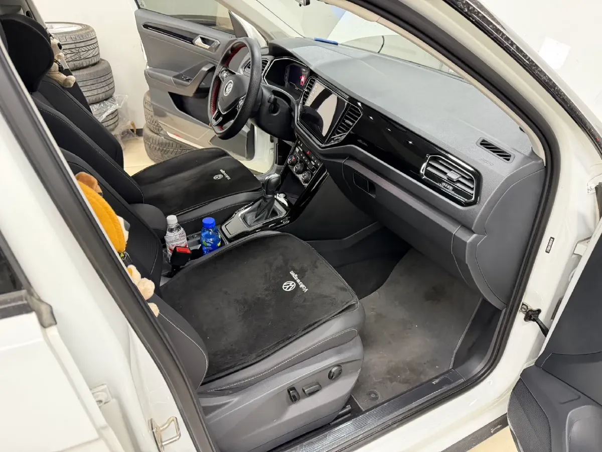 2022 Volkswagen T-Roc 1.4T 150HP L4 7DCT,autocango,china used car exporter,china ev exporter,chinese used car exporter,chinese used ev exporter