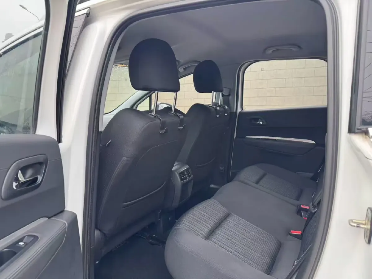 2019 Peugeot 3008 1.6T 167HP L4 6AT,autocango,china used car exporter,china ev exporter,chinese used car exporter,chinese used ev exporter