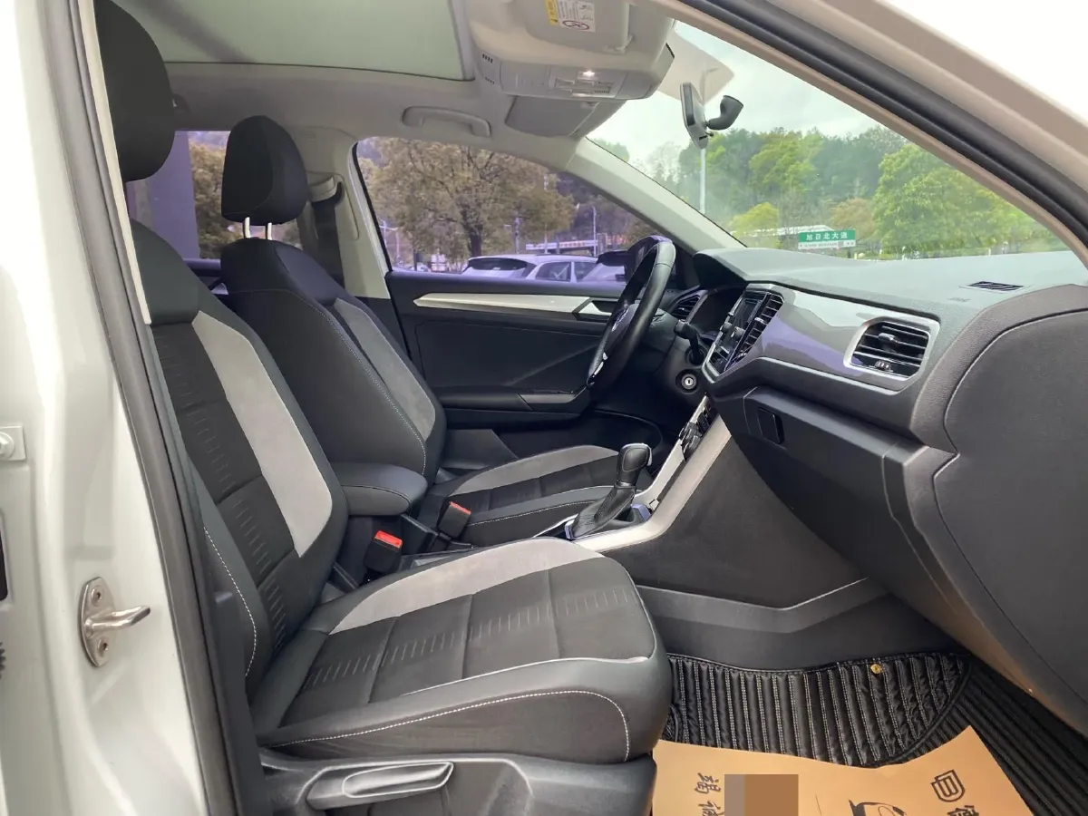2019 Volkswagen T-Roc 1.4T 131HP L4 7DCT,autocango,china used car exporter,china ev exporter,chinese used car exporter,chinese used ev exporter