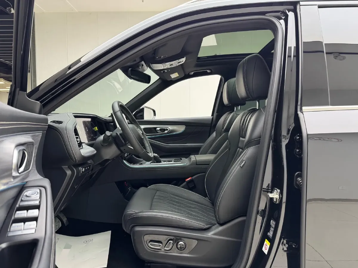 2022 GAC Trumpchi GS8 2.0T 252HP L4 8AT,autocango,china used car exporter,china ev exporter,chinese used car exporter,chinese used ev exporter