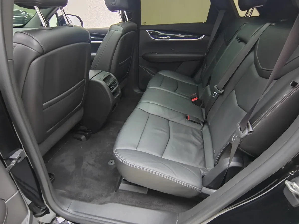 2020 Cadillac XT5 2.0T 241HP L4 9AT,autocango,china used car exporter,china ev exporter,chinese used car exporter,chinese used ev exporter