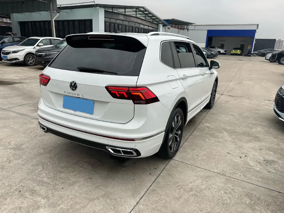 2024 Volkswagen Tiguan L 2.0T 186HP L4 7DCT,autocango,china used car exporter,china ev exporter,chinese used car exporter,chinese used ev exporter