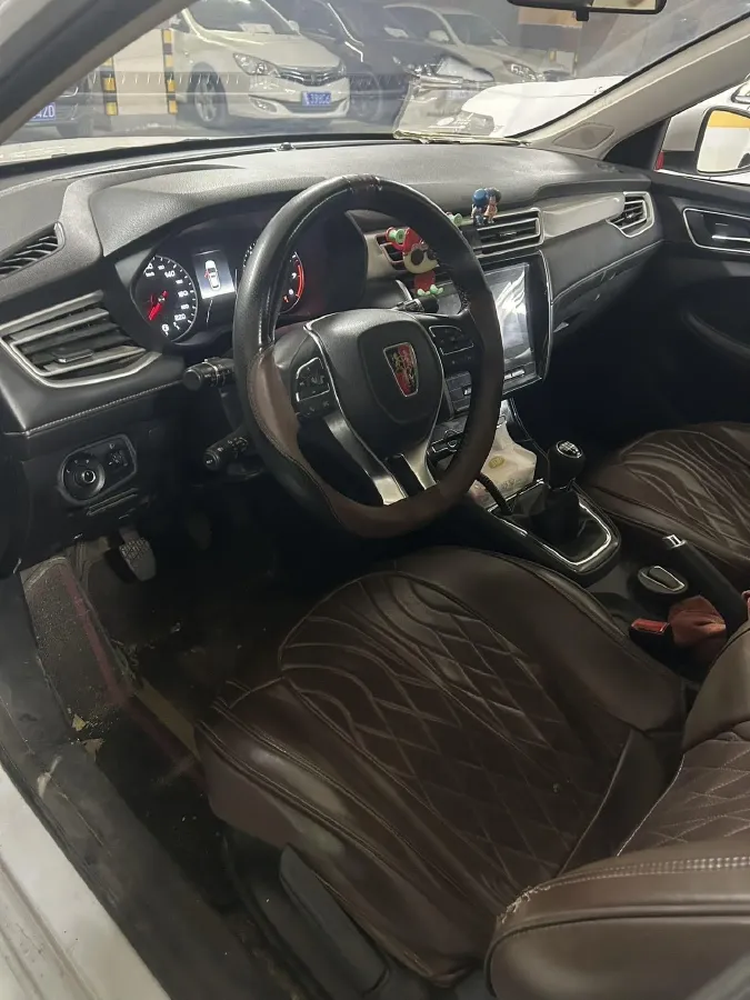 2019 Roewe i5 1.5L 120HP L4 5MT,autocango,china used car exporter,china ev exporter,chinese used car exporter,chinese used ev exporter