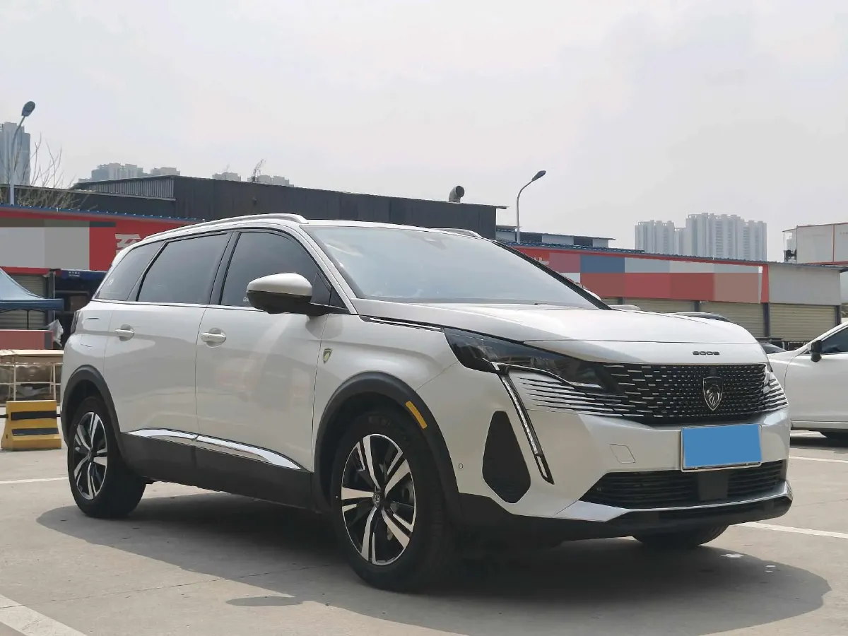 2023 Peugeot 5008 1.8T 211HP L4 8AT,autocango,china used car exporter,china ev exporter,chinese used car exporter,chinese used ev exporter