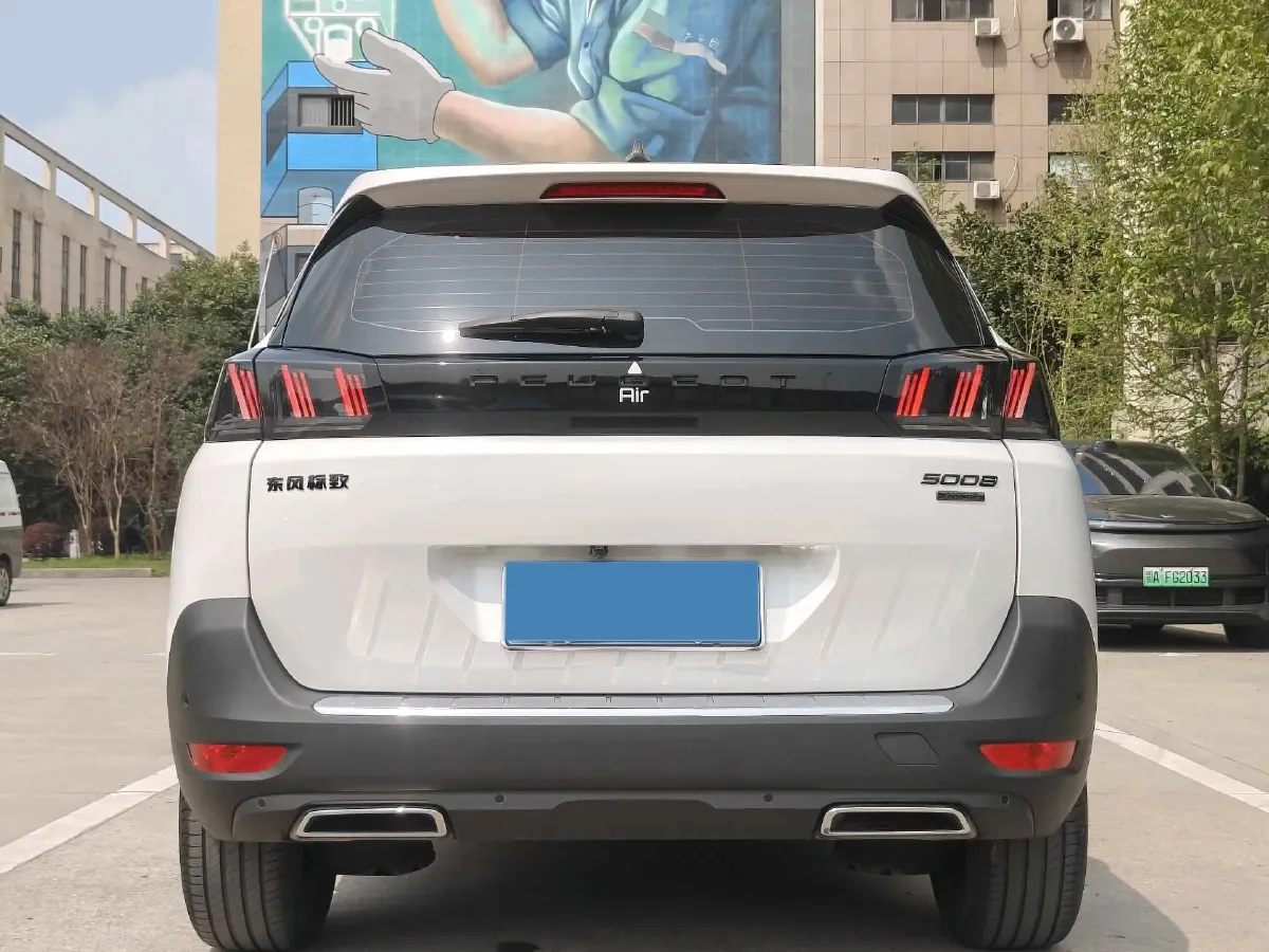 2023 Peugeot 5008 1.8T 211HP L4 8AT,autocango,china used car exporter,china ev exporter,chinese used car exporter,chinese used ev exporter