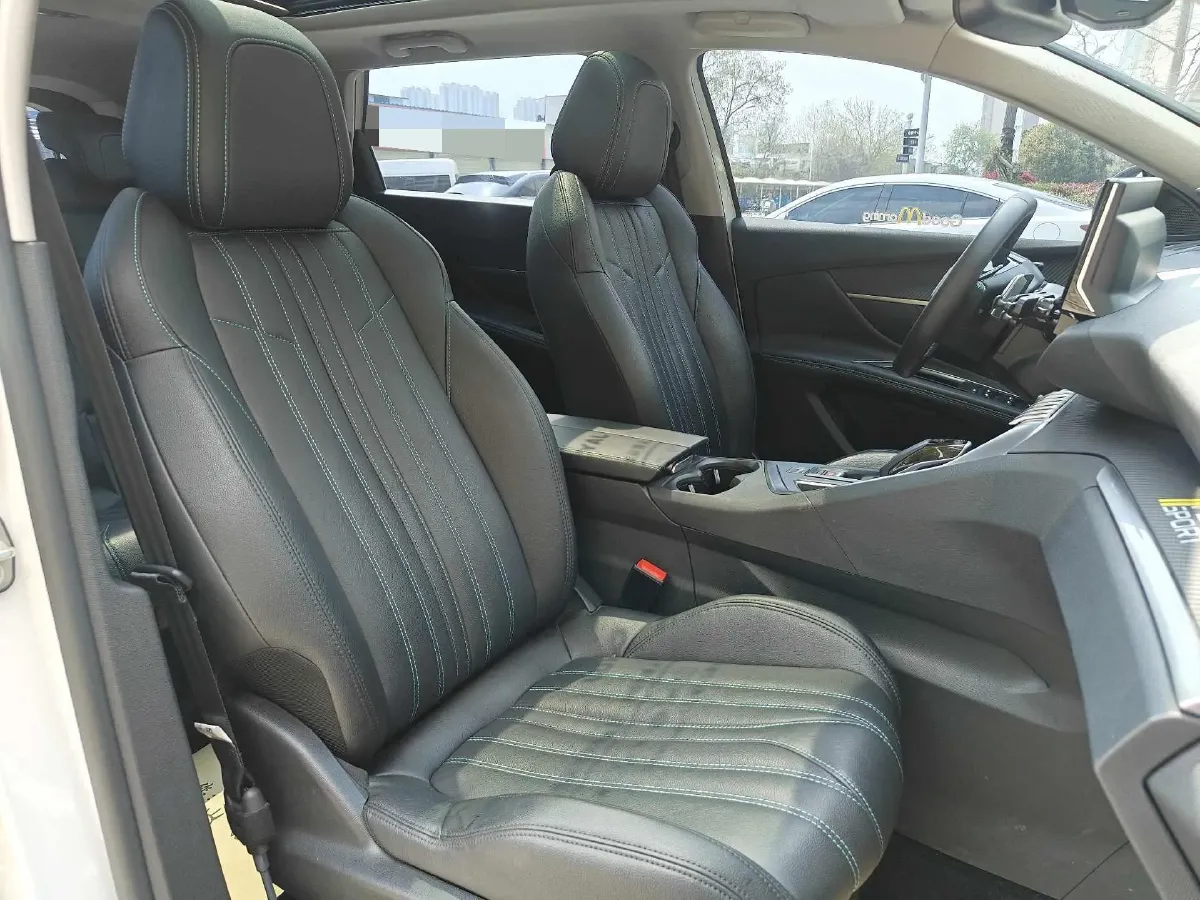 2023 Peugeot 5008 1.8T 211HP L4 8AT,autocango,china used car exporter,china ev exporter,chinese used car exporter,chinese used ev exporter