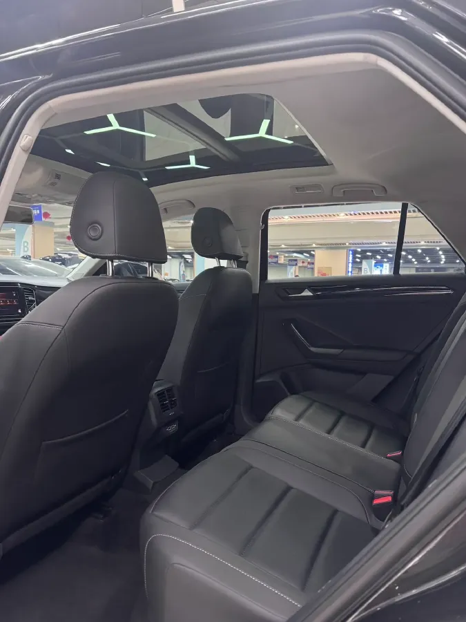 2020 Volkswagen T-Roc 1.4T 150HP L4 7DCT,autocango,china used car exporter,china ev exporter,chinese used car exporter,chinese used ev exporter