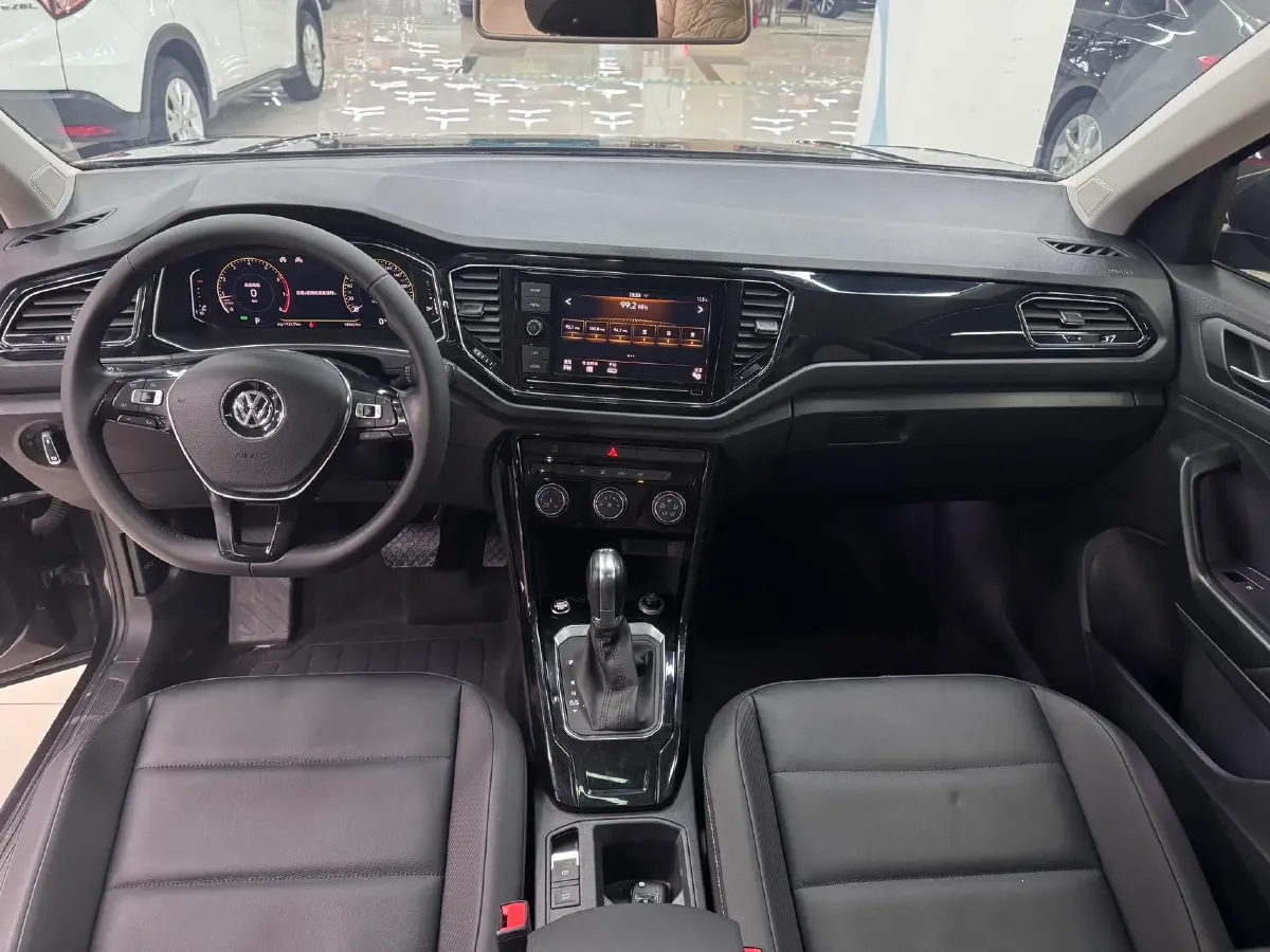 2020 Volkswagen T-Roc 1.4T 150HP L4 7DCT,autocango,china used car exporter,china ev exporter,chinese used car exporter,chinese used ev exporter