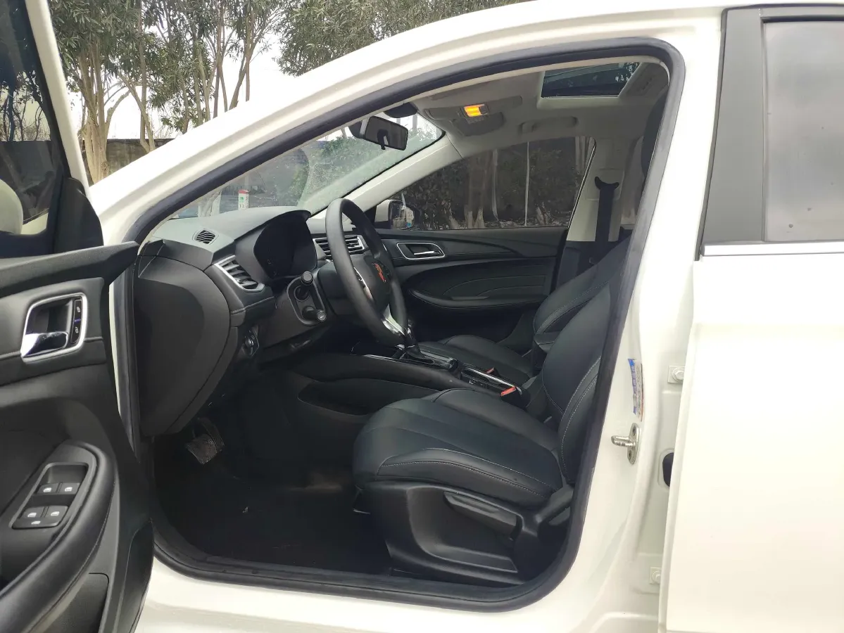 2019 Roewe i5 1.5L 120HP L4 CVT,autocango,china used car exporter,china ev exporter,chinese used car exporter,chinese used ev exporter