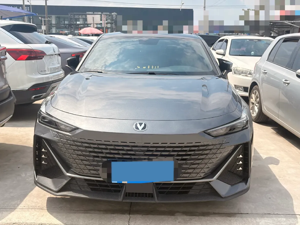2022 ChangAn UNI-V 1.5T 188HP L4 7DCT,autocango,china used car exporter,china ev exporter,chinese used car exporter,chinese used ev exporter