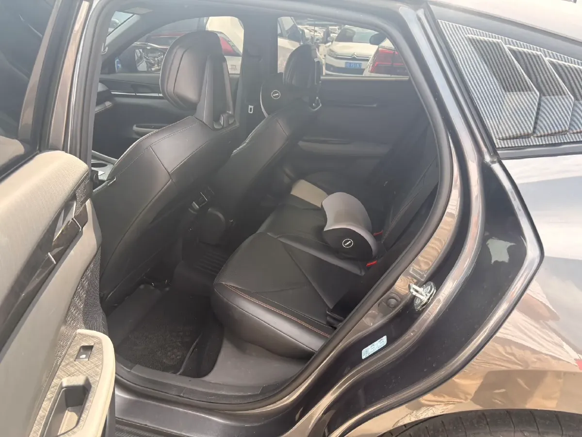 2022 ChangAn UNI-V 1.5T 188HP L4 7DCT,autocango,china used car exporter,china ev exporter,chinese used car exporter,chinese used ev exporter