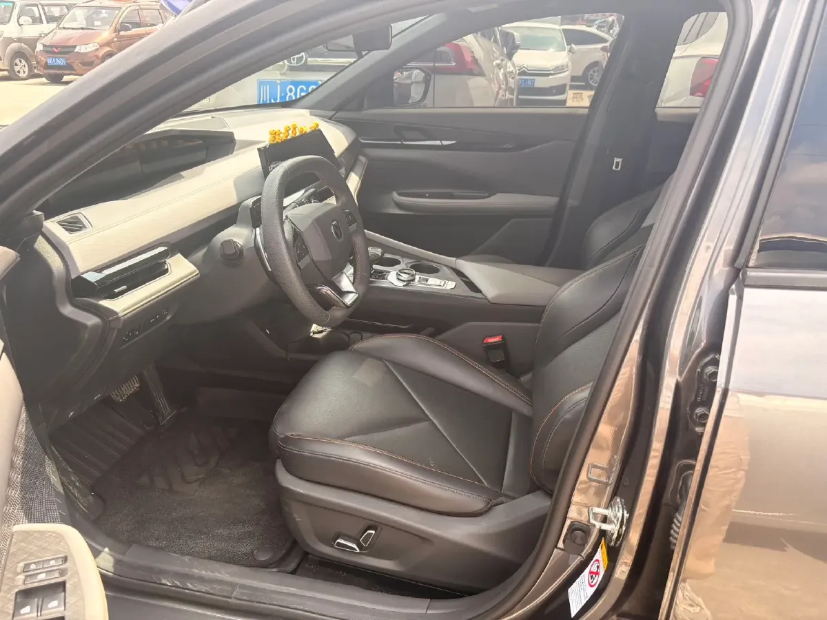 2022 ChangAn UNI-V 1.5T 188HP L4 7DCT,autocango,china used car exporter,china ev exporter,chinese used car exporter,chinese used ev exporter