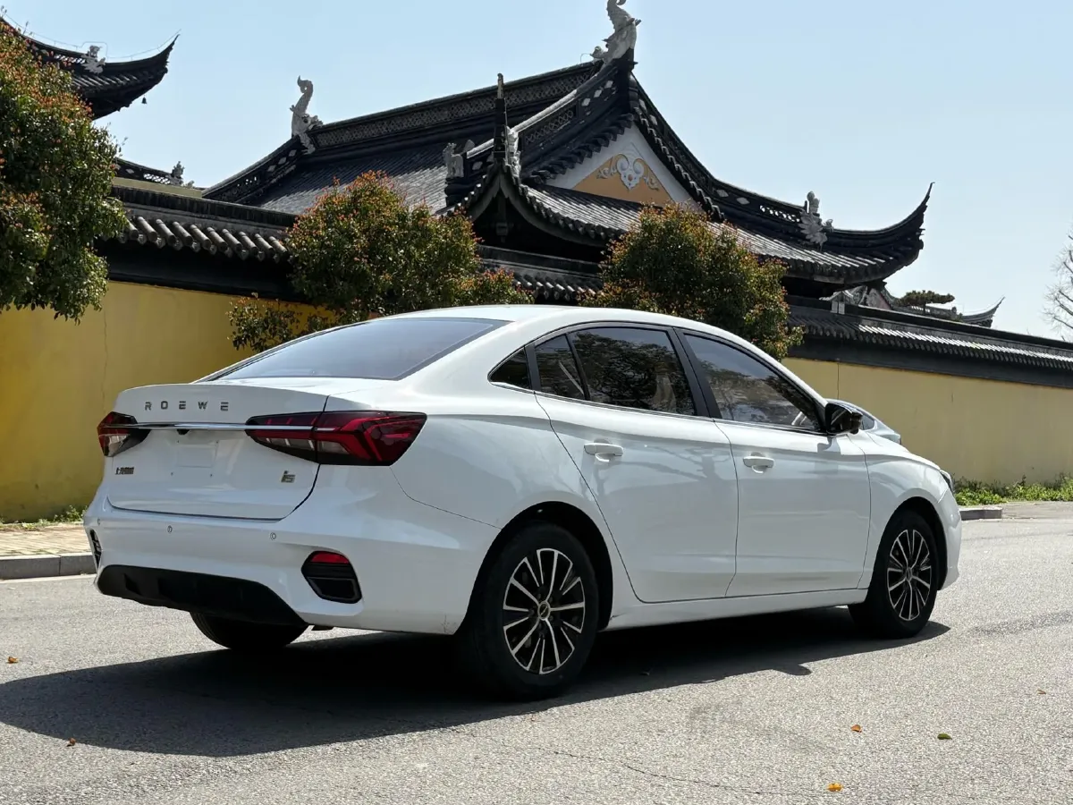 2021 Roewe i5 1.5L 120HP L4 CVT,autocango,china used car exporter,china ev exporter,chinese used car exporter,chinese used ev exporter