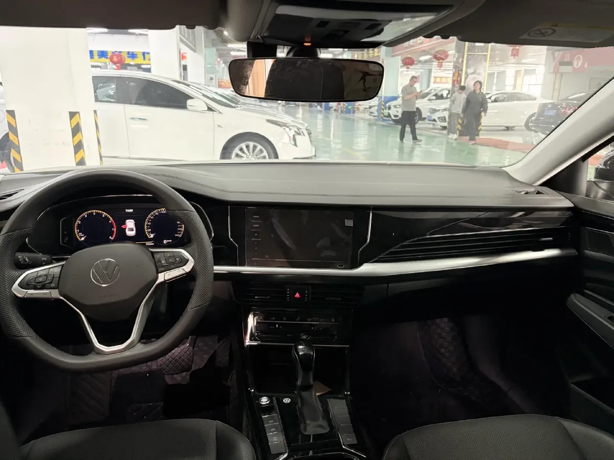 2024 Volkswagen Passat 2.0T 220HP L4 7DCT,autocango,china used car exporter,china ev exporter,chinese used car exporter,chinese used ev exporter