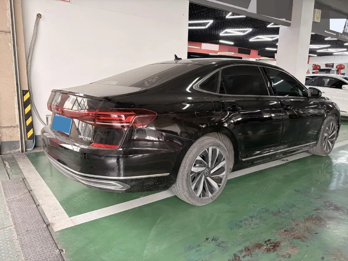 2024 Volkswagen Passat 2.0T 220HP L4 7DCT,autocango,china used car exporter,china ev exporter,chinese used car exporter,chinese used ev exporter