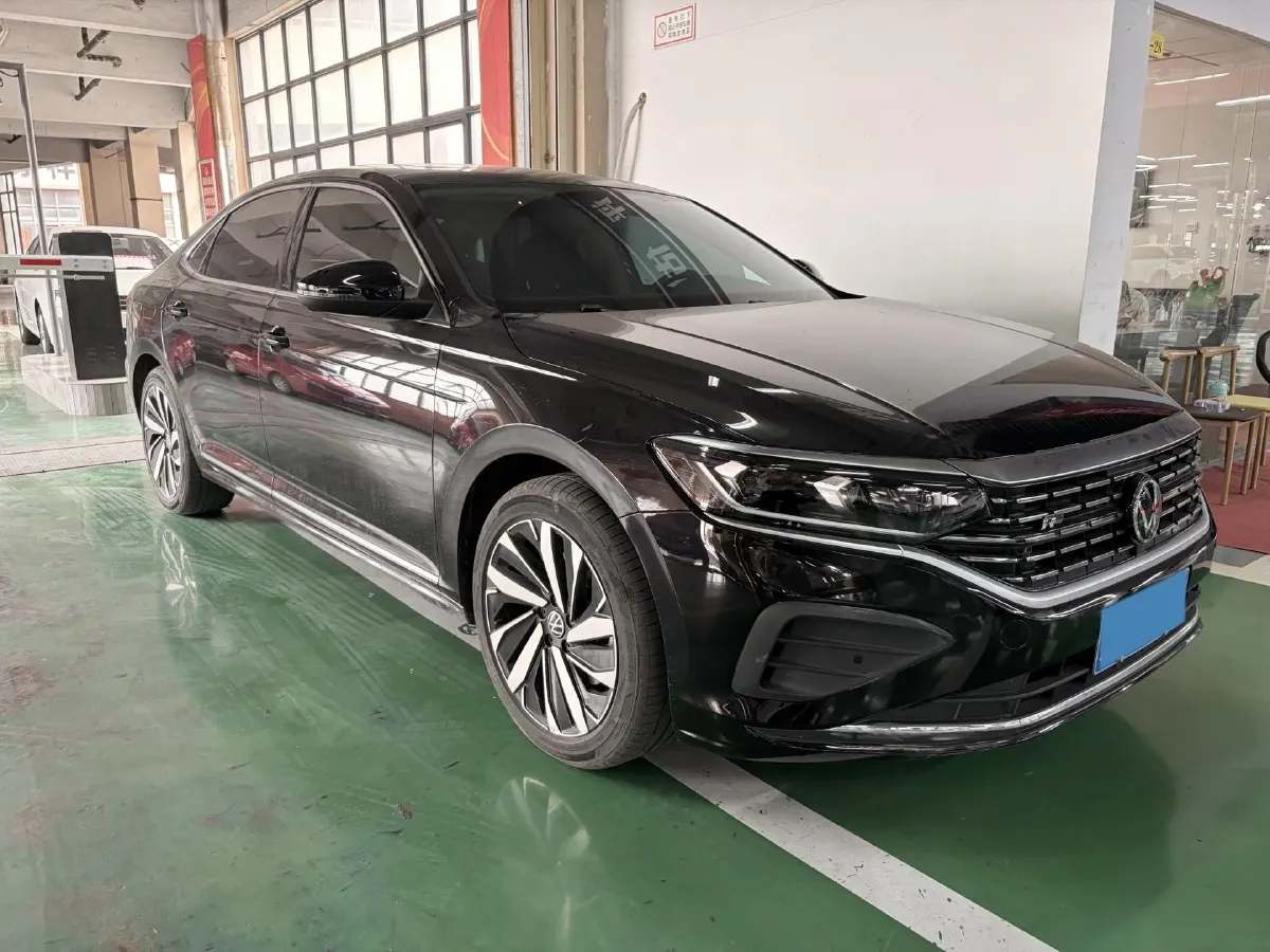 2024 Volkswagen Passat 2.0T 220HP L4 7DCT,autocango,china used car exporter,china ev exporter,chinese used car exporter,chinese used ev exporter