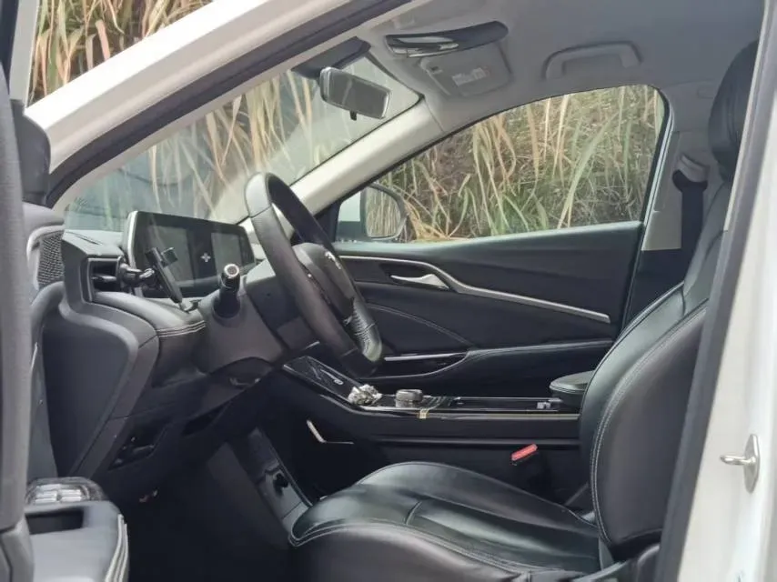 2022 Venucia Grand V 1.5T 190HP L4 7DCT,autocango,china used car exporter,china ev exporter,chinese used car exporter,chinese used ev exporter