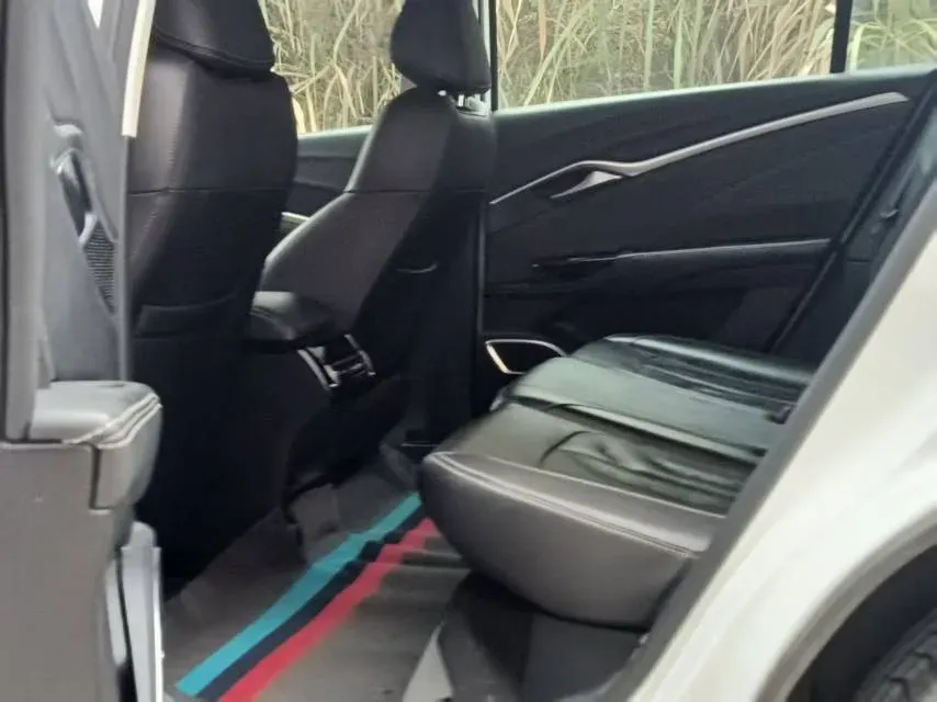 2022 Venucia Grand V 1.5T 190HP L4 7DCT,autocango,china used car exporter,china ev exporter,chinese used car exporter,chinese used ev exporter