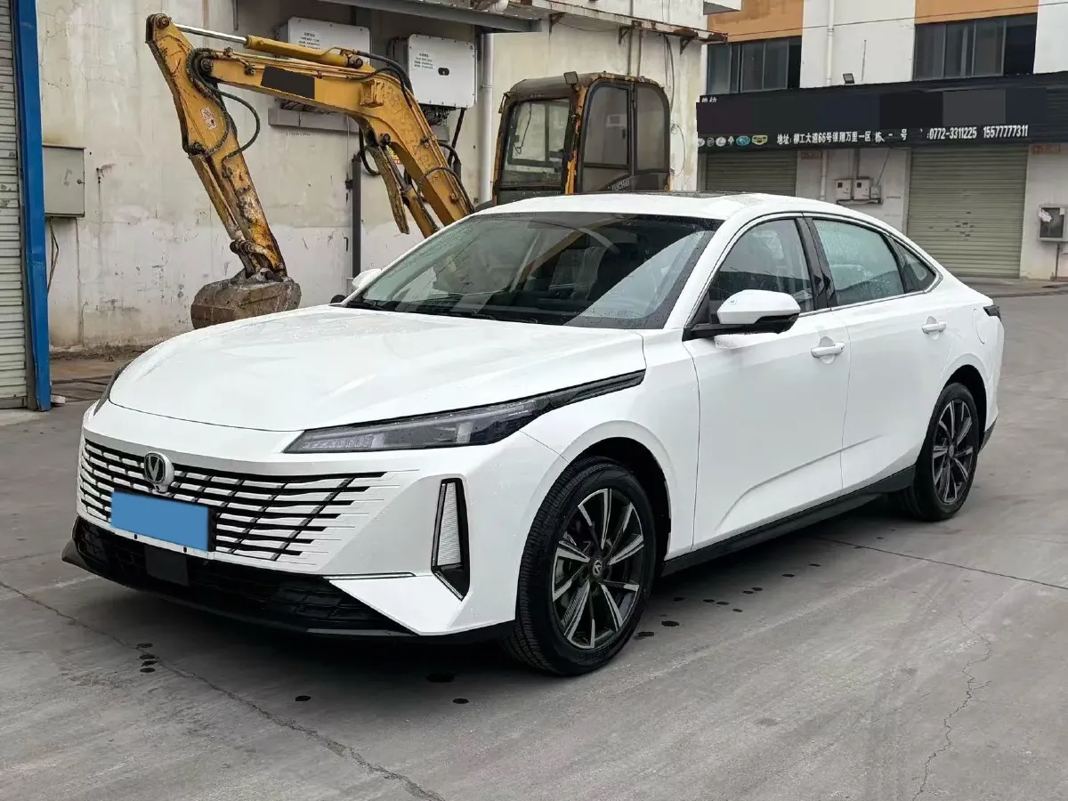 2022 ChangAn Raeton CC 1.5T 188HP L4 7DCT,autocango,china used car exporter,china ev exporter,chinese used car exporter,chinese used ev exporter