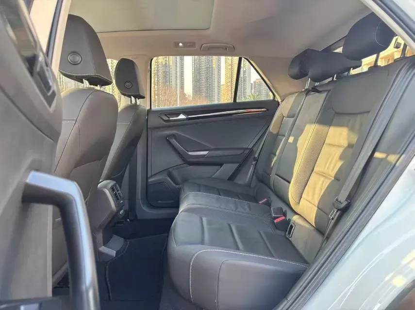 2021 Volkswagen T-Roc 1.4T 150HP L4 7DCT,autocango,china used car exporter,china ev exporter,chinese used car exporter,chinese used ev exporter